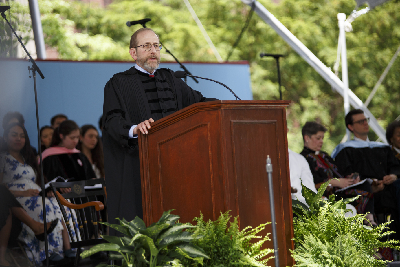 Alan Garber at a podium.