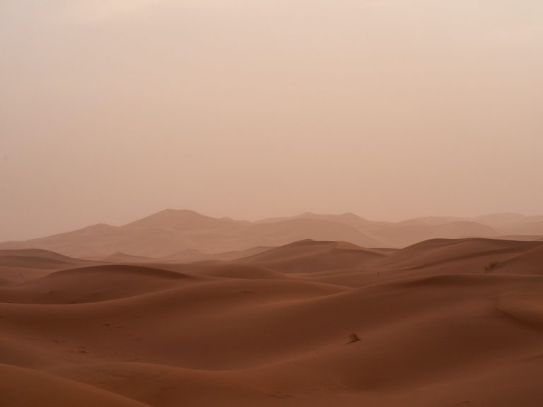 A sandstorm in the desert